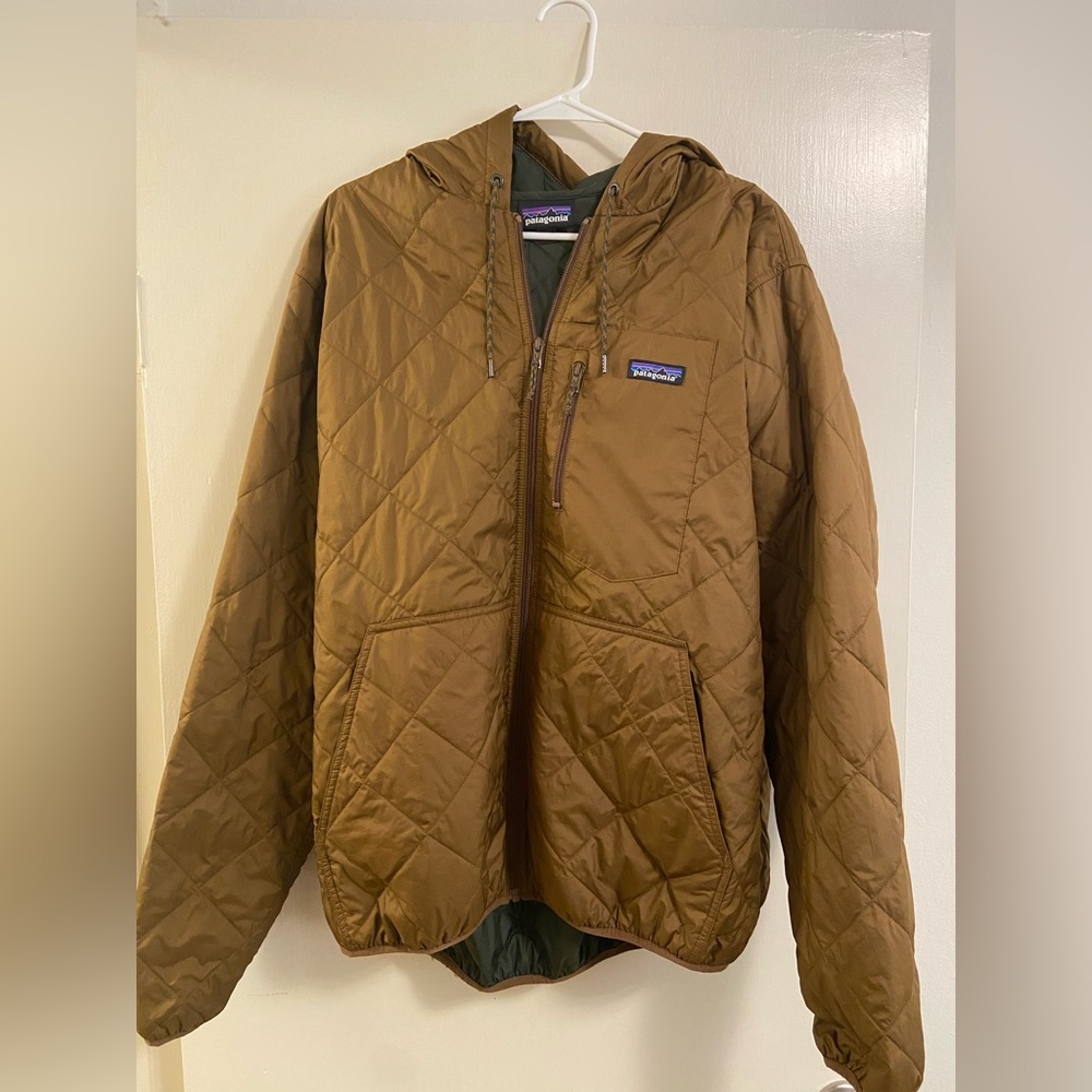 Patagonia Men’s XL jacket (Tan and Olive)